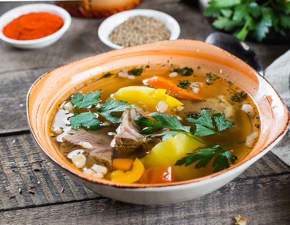 Обед с восточным колоритом: как приготовить суп шурпа 