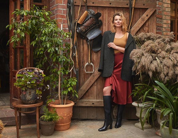 Юлия Высоцкая и «Эконика» выпустили вторую капсульную коллекцию обуви и аксессуаров 