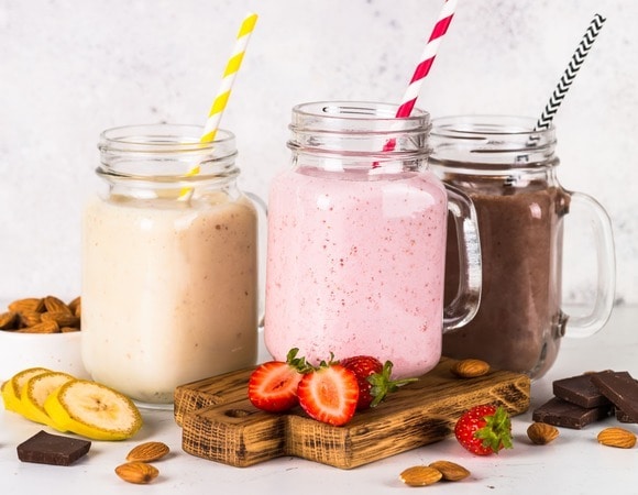 10 ярких молочных коктейлей с мороженым для поднятия духа и настроения