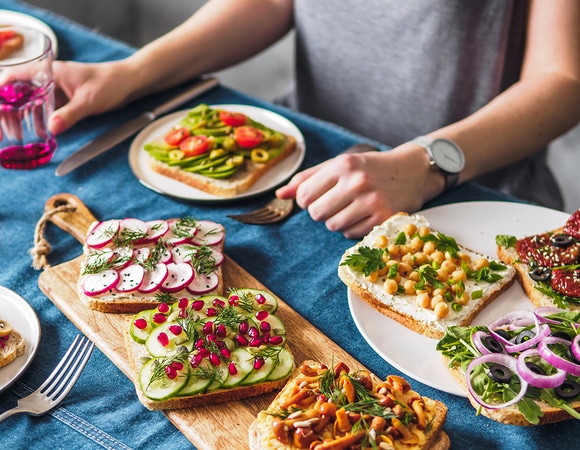 Постные намазки и бутерброды: 10 рецептов от «Едим Дома»