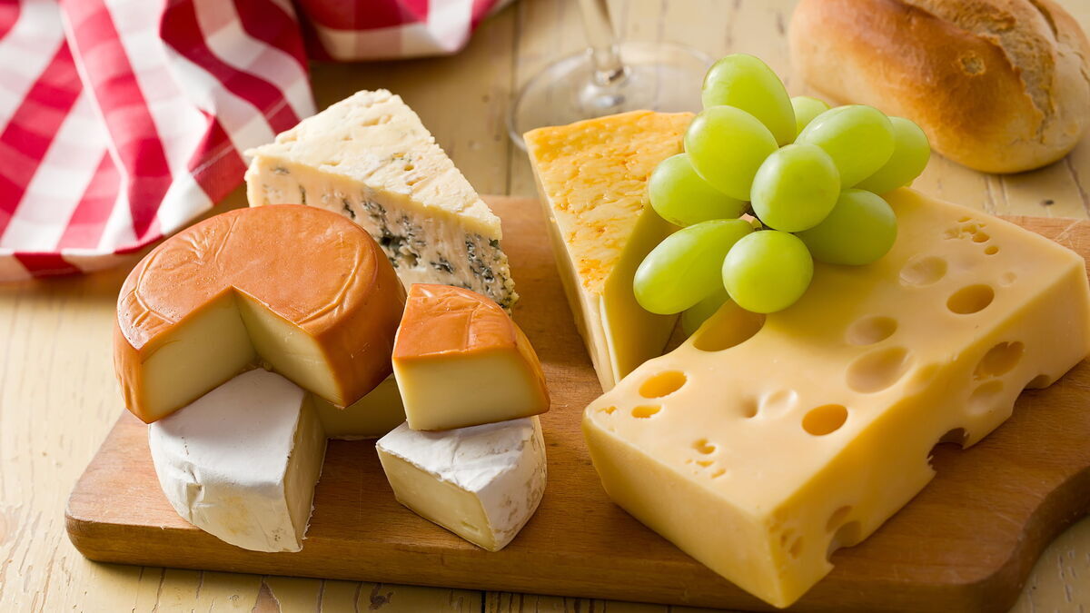 Как хранить сыр в холодильнике: советы от «Едим Дома»