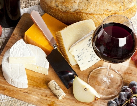 Долгожители Швейцарии получат по 100 бутылок вина в честь юбилея