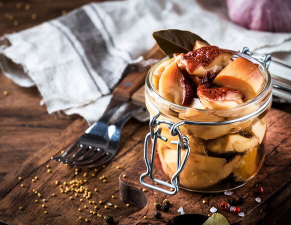 Лесной царь боровик: маринуем белые грибы в банках