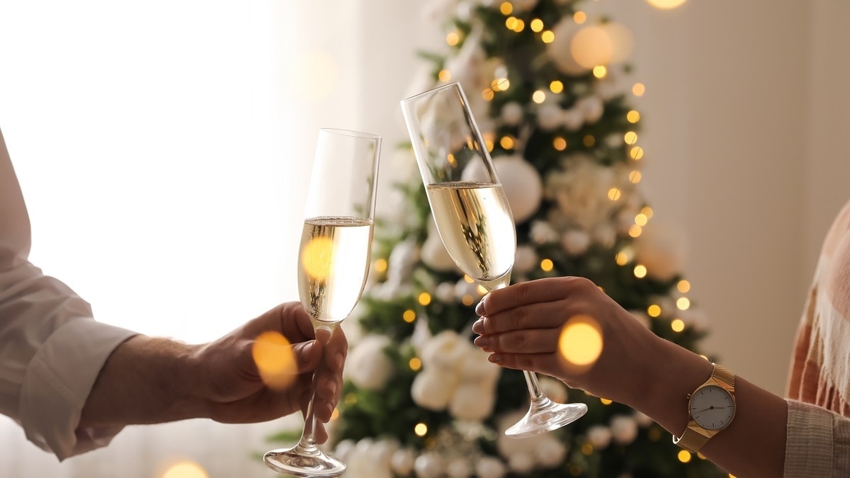 Эксперт дал советы по выбору шампанского на Новый год