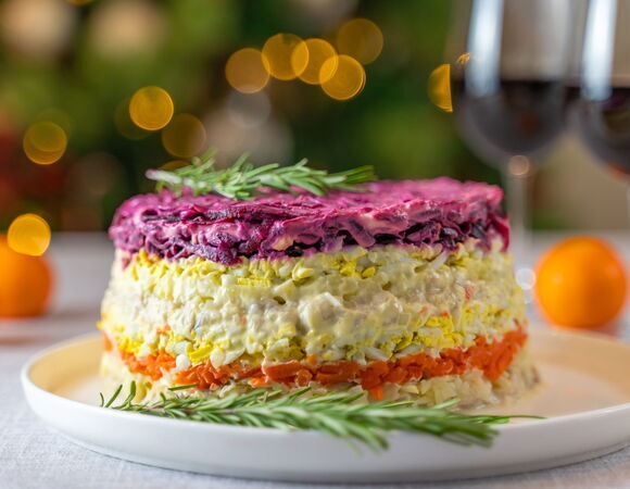 Вопрос недели: в какой последовательности укладывать слои селедки под шубой?