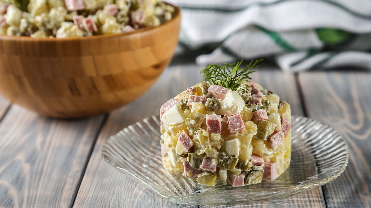 Вопрос недели: чем салат оливье отличается от «Столичного» и «Зимнего»? Вопрос недели: чем салат оливье отличается от «Столичного» и «Зимнего»?