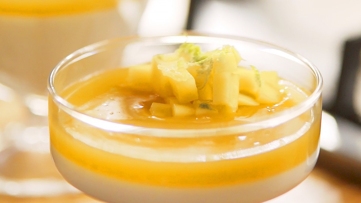 Олег жарит! Кокосовая панна котта с тропическим желе