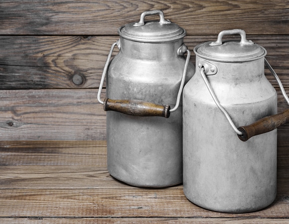 Молоко и соки в бидонах: производители ищут новую тару