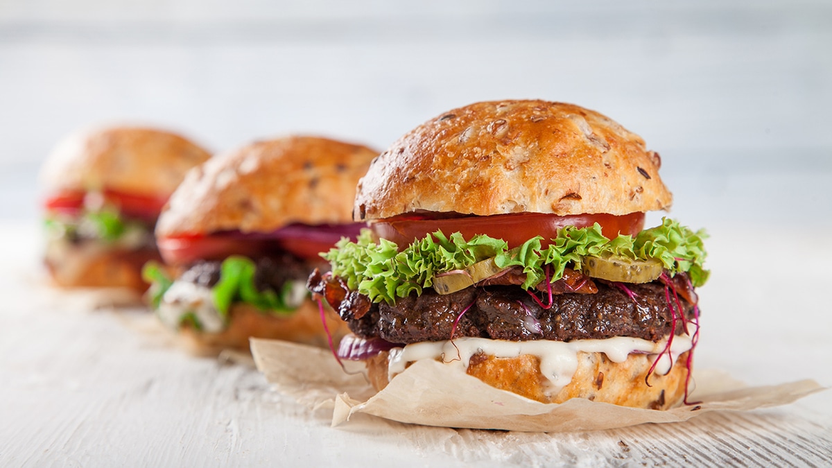 «Без греха» и «Поцелуй Брежнева»: что ждет москвичей вместо «Макдоналдса»