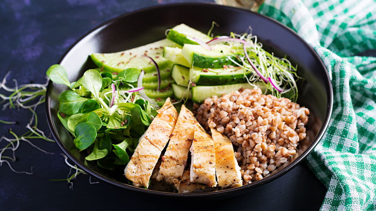 Врач-диетолог назвала продукты, которые помогут улучшить сон