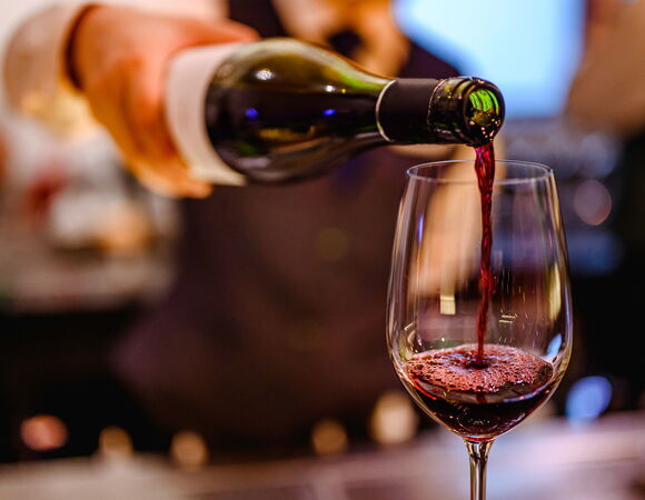 Какое вино пить при отсутствии поставок из Европы: мнение эксперта