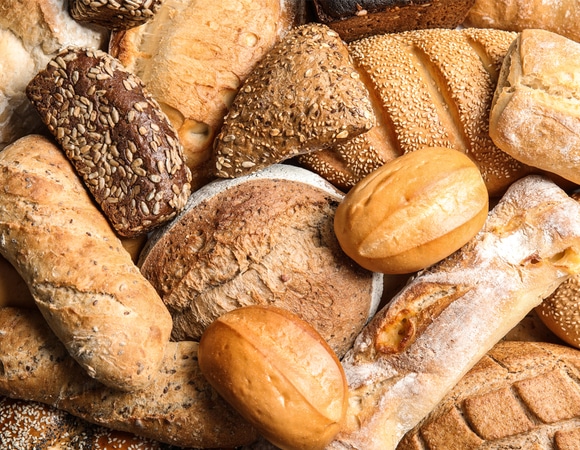 Диетолог рассказала, какой вид хлеба бесполезен для человека