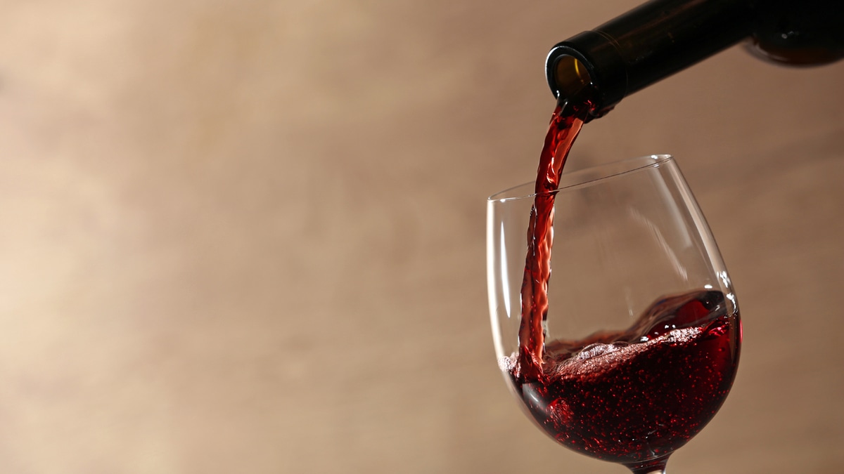 Эксперты: каким людям вообще не стоит пить вино