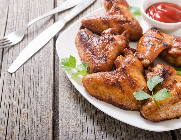 Доктор порекомендовала худеющим не отказываться от жирной пищи