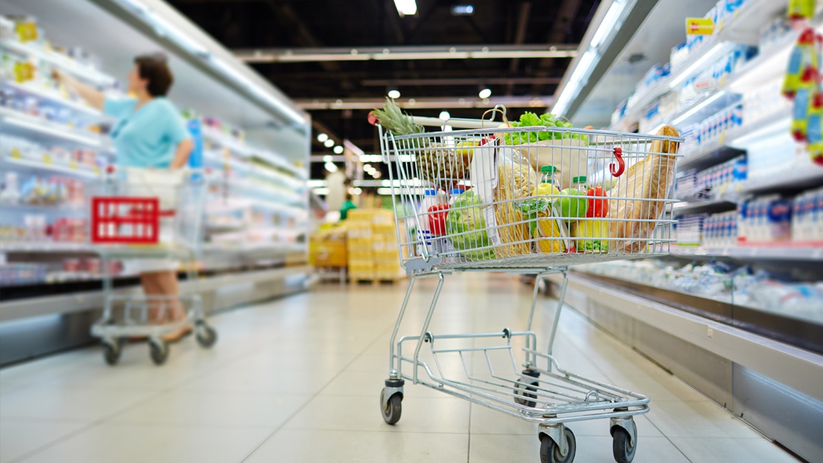 В Госдуме предложили ограничить работу продуктовых гипермаркетов по воскресеньям