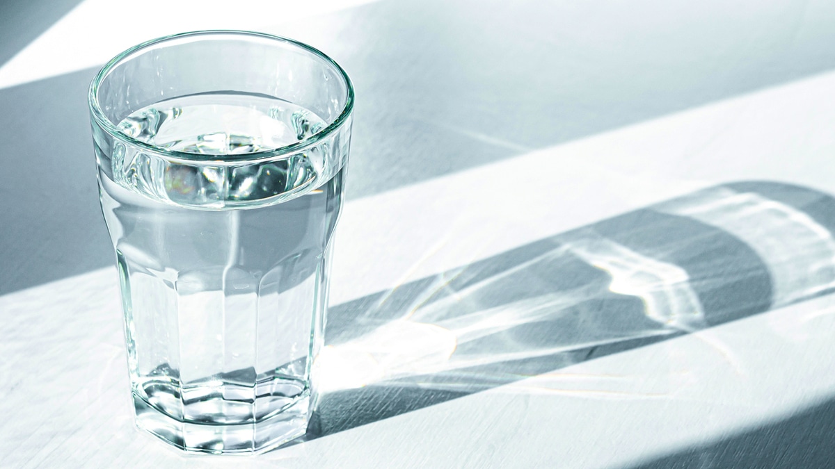 Сколько воды в день нужно пить: рекомендации эндокринолога