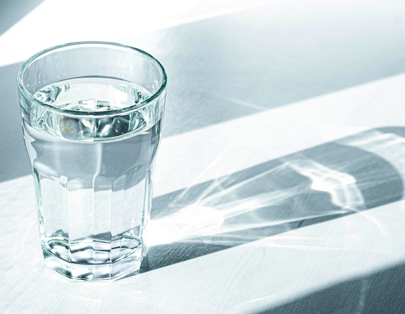 Сколько воды в день нужно пить: рекомендации эндокринолога Сколько воды в день нужно пить: рекомендации эндокринолога