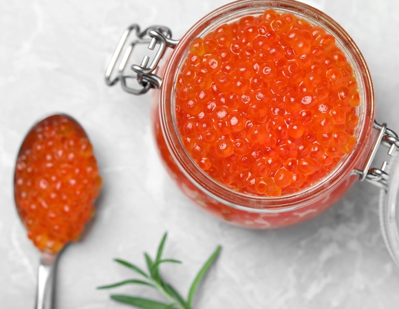 Сообщается, что в России может возникнуть нехватка красной икры