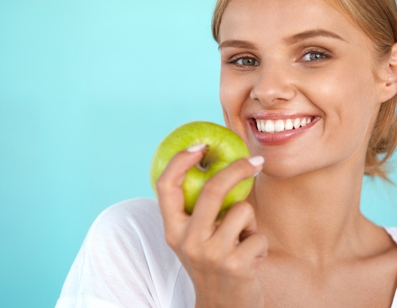 Какие продукты полезны для зубов: мнение нутрициолога