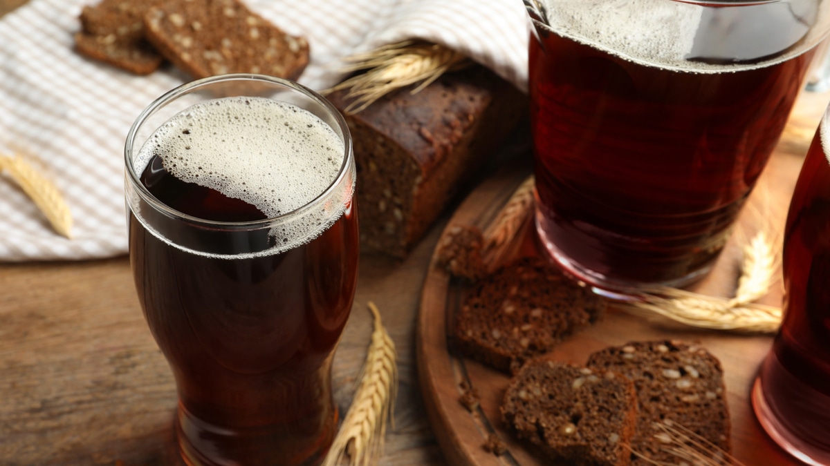 Шеф-повар показал, как всего за 3 часа сделать идеальный квас Шеф-повар показал, как всего за 3 часа сделать идеальный квас