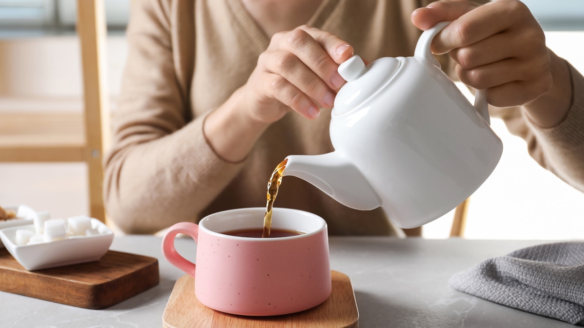 Кардиолог: почему обычный чай может быть опасен для сердечников Кардиолог: почему обычный чай может быть опасен для сердечников