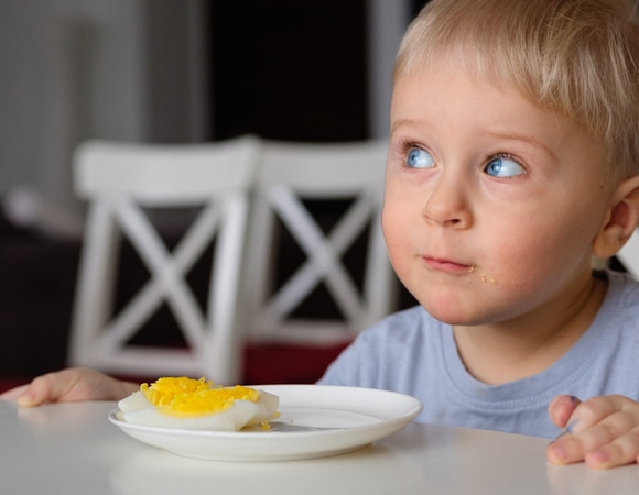 Педиатр объяснила, почему детям нужно есть яйца