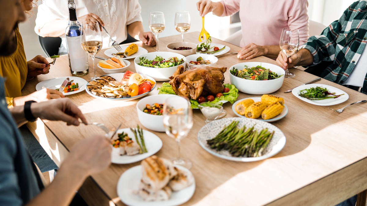 Перечислены 7 правил, как справиться с перееданием Перечислены 7 правил, как справиться с перееданием