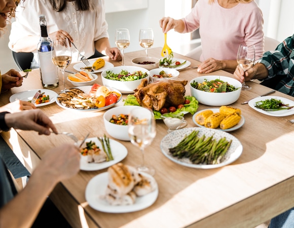 Перечислены 7 правил, как справиться с перееданием 