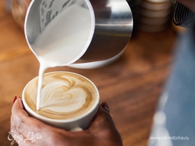 Какое молоко лучше добавлять в кофе: мнение диетолога