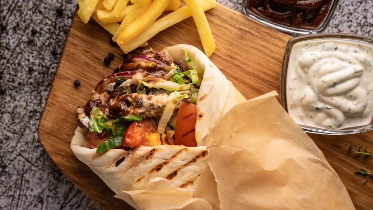 Продажи шаурмы выросли в 23 раза после закрытия фастфуд-сетей