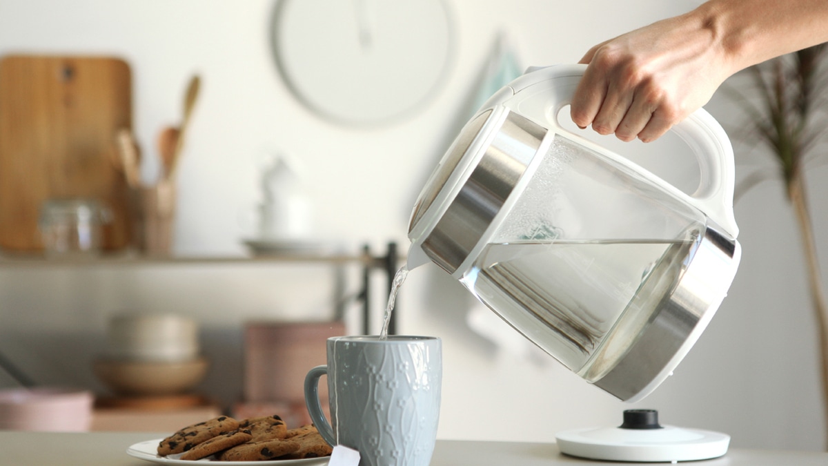 Перечислены способы, как избавиться от накипи в чайнике