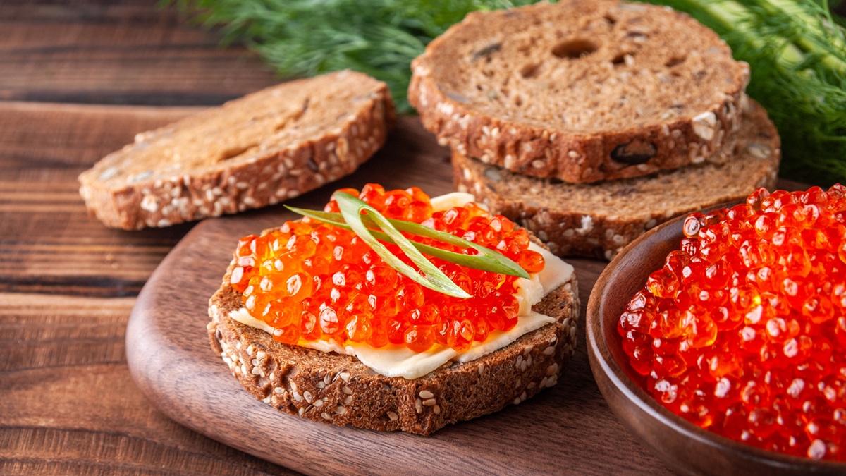 Врач объяснила, есть ли польза в имитированной икре