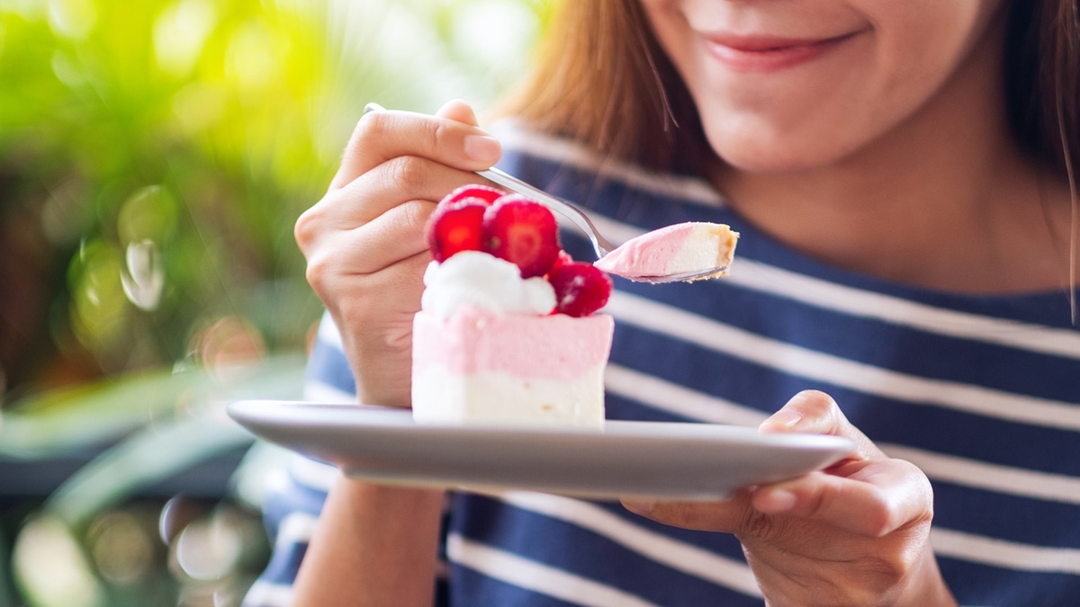 Как уменьшить вред от сладкого: советы врача