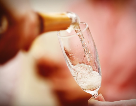 Эксперт назвала наименее вредный вид шампанского