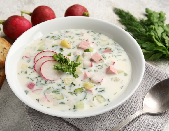 Стало известно, кому противопоказана окрошка