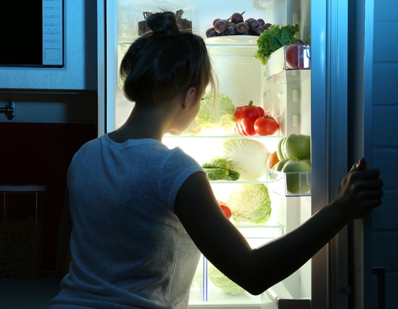 Доктор назвал причины повышенного аппетита