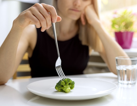 Почему стоит отказаться от разгрузочных дней: мнение диетолога