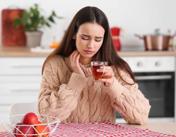 Что есть, когда болит горло: советы специалиста