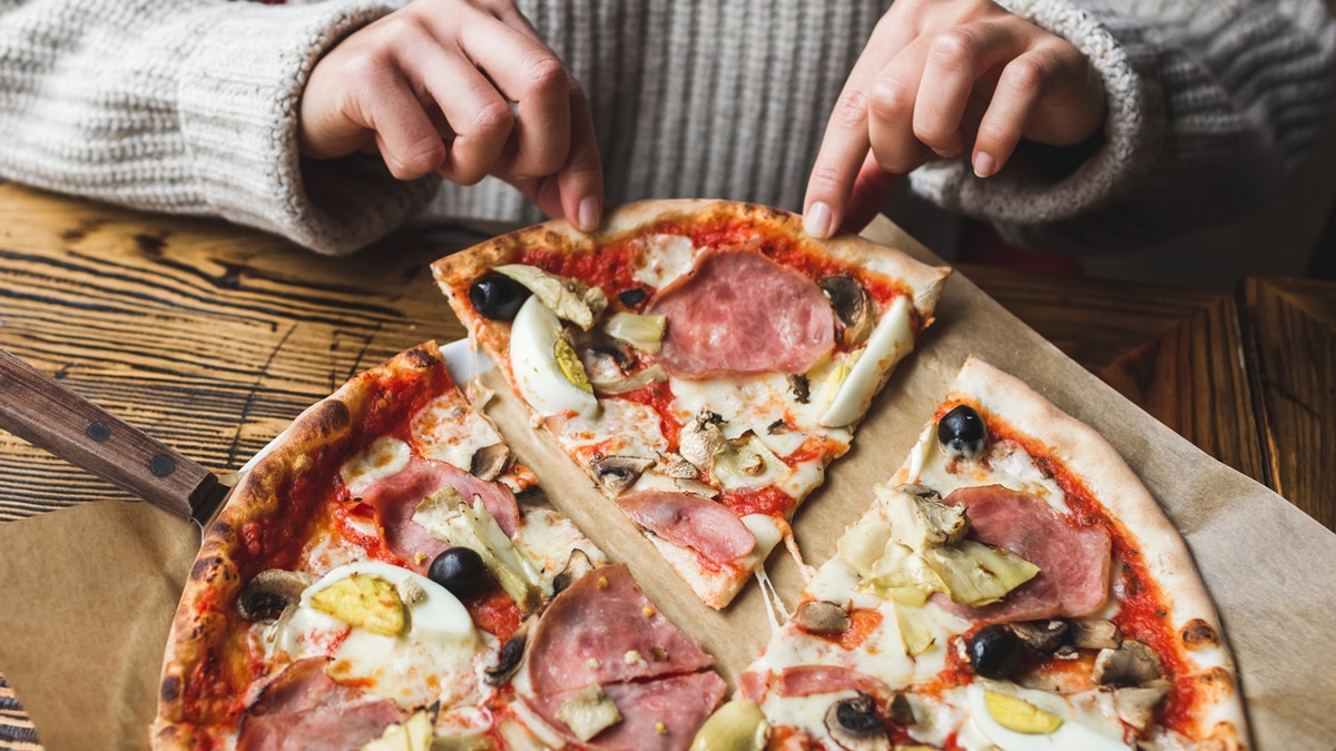 Названы пищевые привычки, которые могут привести к потере слуха