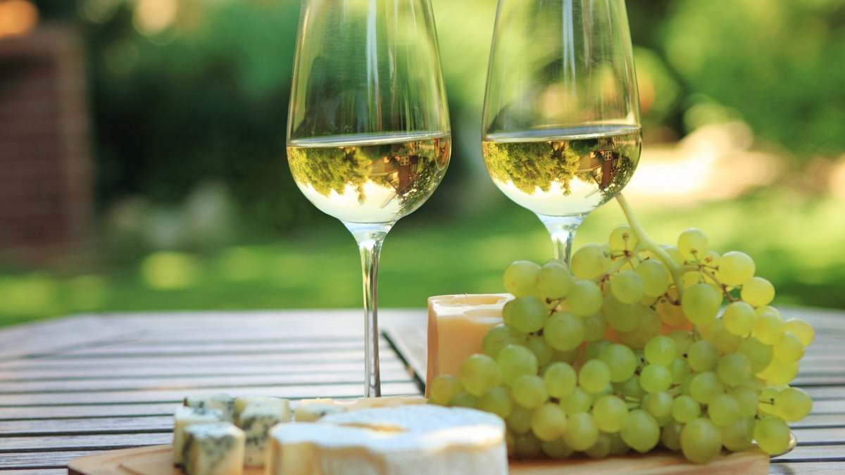 Какой алкоголь лучше выбрать в жару: советы нарколога Какой алкоголь лучше выбрать в жару: советы нарколога