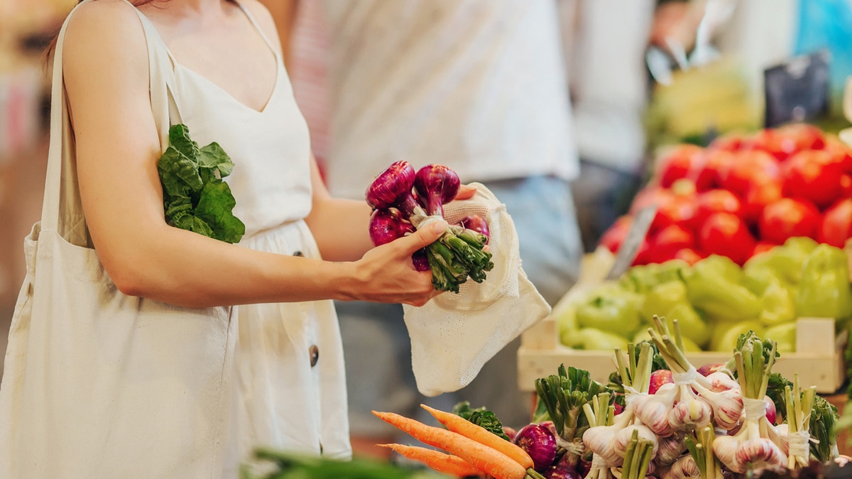 Эксперт объяснила, как питаться летом, чтобы не набрать лишний вес