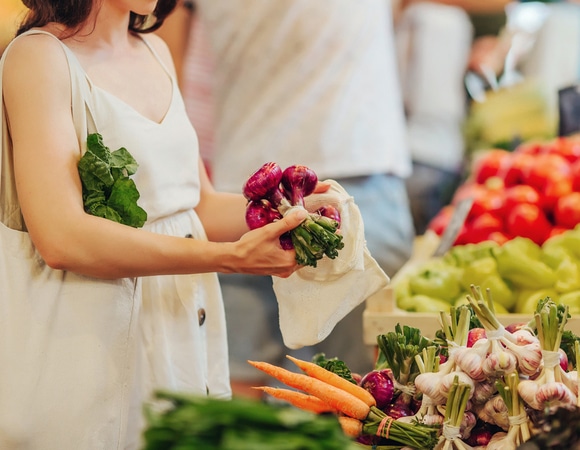 Эксперт объяснила, как питаться летом, чтобы не набрать лишний вес Эксперт объяснила, как питаться летом, чтобы не набрать лишний вес