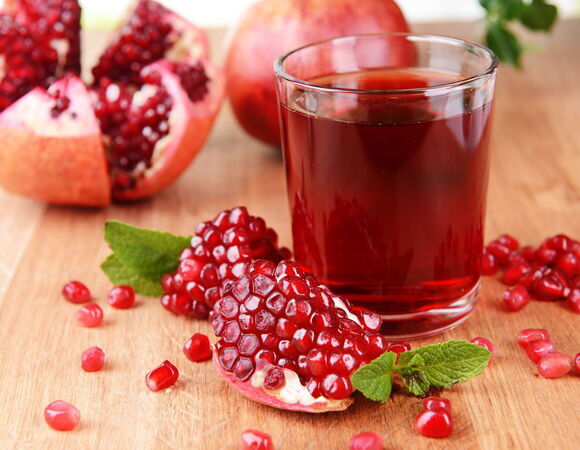 Поможет ли гранат в борьбе с раком: ответ врача