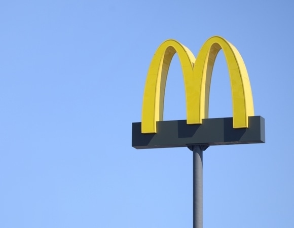 «Макдоналдс» открылся под новым названием «Макдоналдс» открылся под новым названием