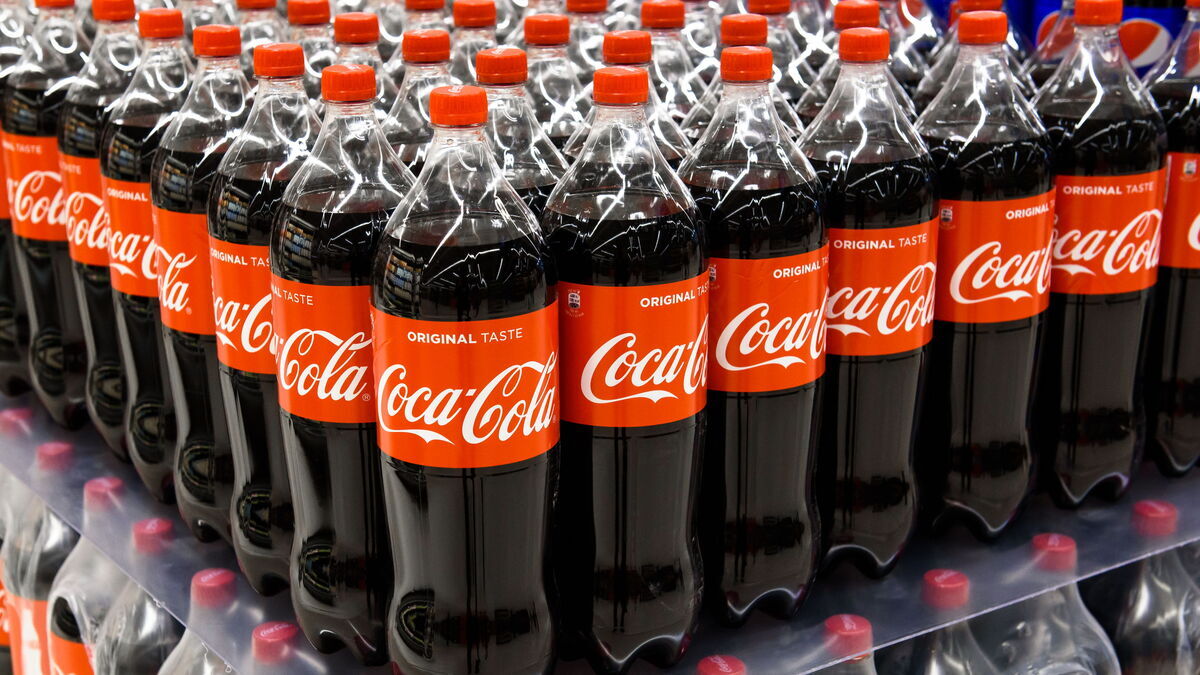 Компания Coca-Cola прекратит производство и продажу своей продукции в России Компания Coca-Cola прекратит производство и продажу своей продукции в России
