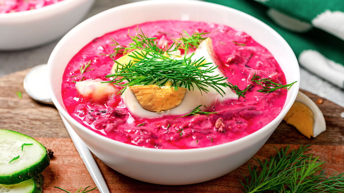 Диетологи назвали самый полезный летний суп