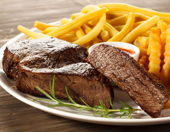 Стала известна опасность плотного позднего ужина