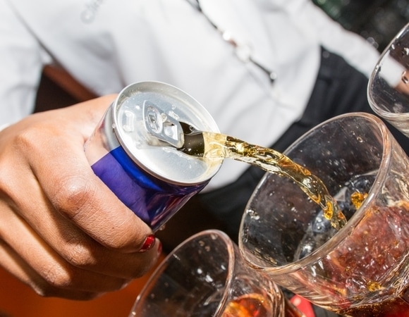 Врач предупредила о последствиях злоупотребления энергетиками