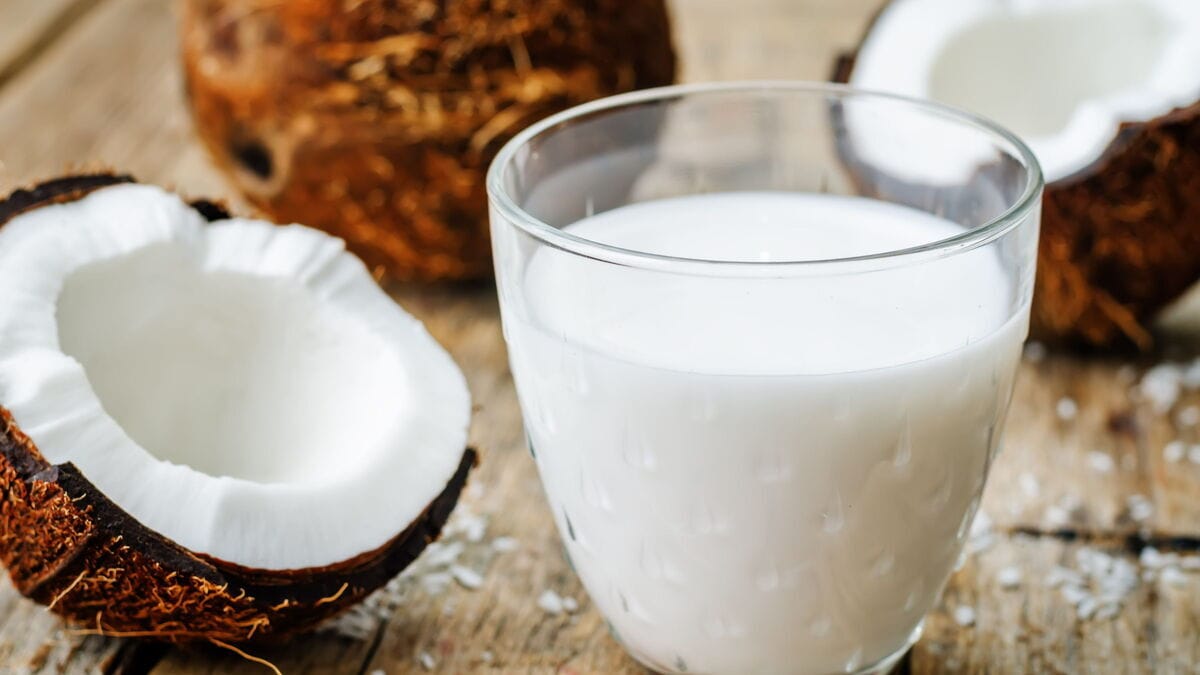 Нутрициолог назвала самое полезное растительное молоко