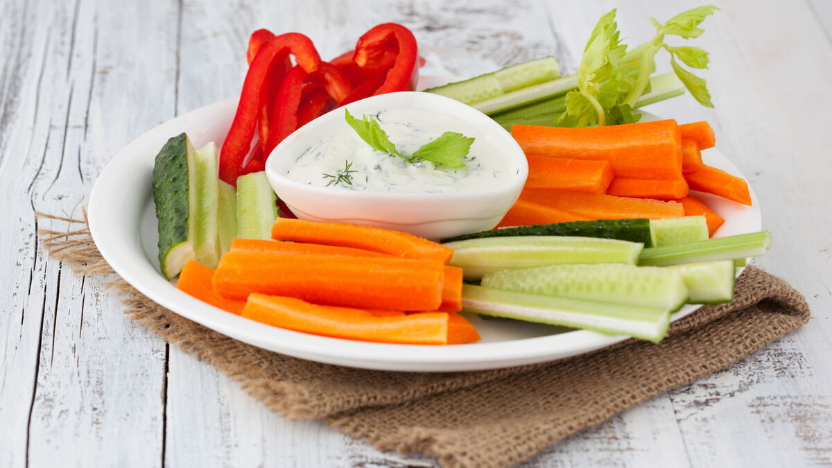 Диетолог перечислила самые полезные низкокалорийные перекусы